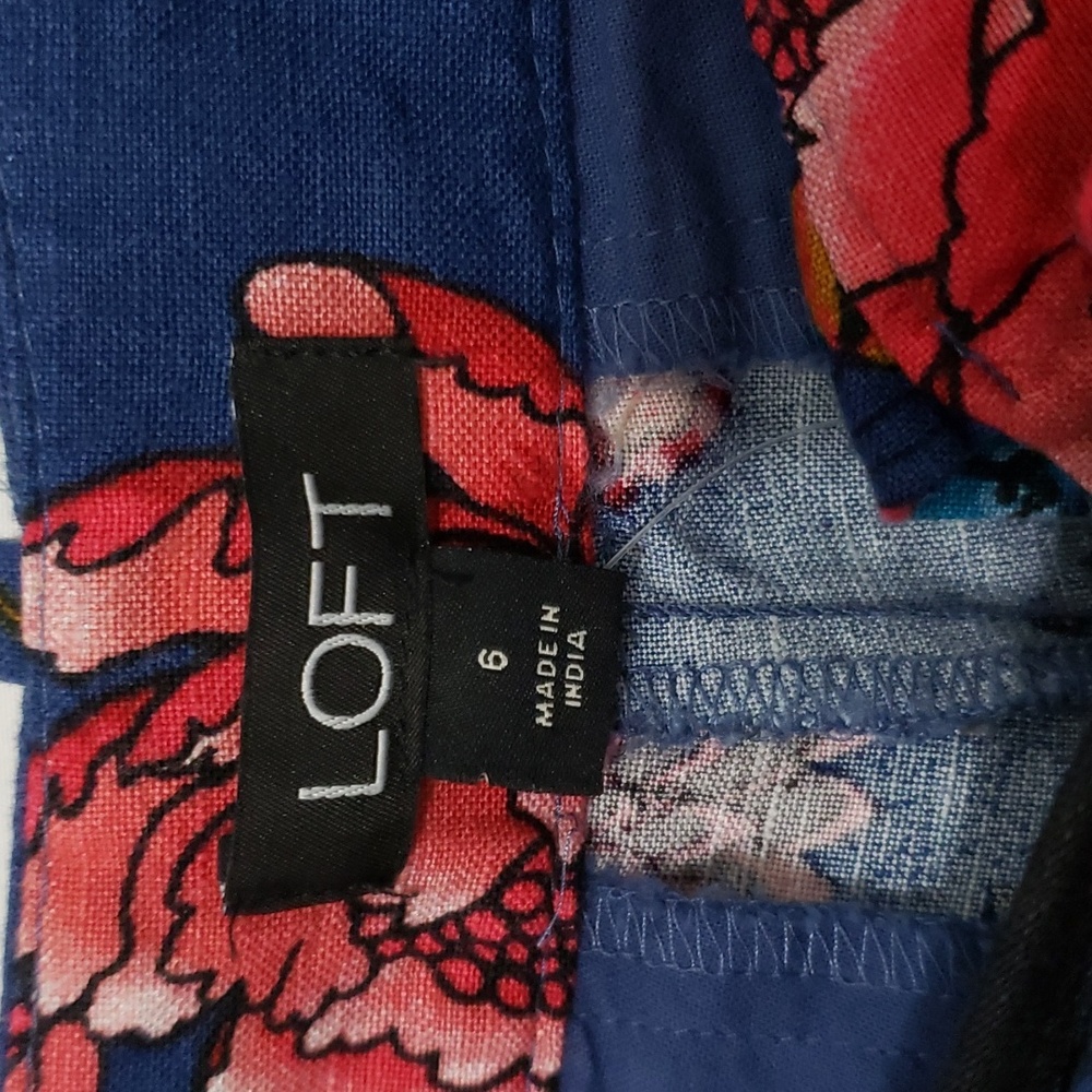 NWT Loft Linen Navy Floral Waist Tie 4 Pocket Shorts  Blue Pink Red White Size 6 - Picture 3 of 9